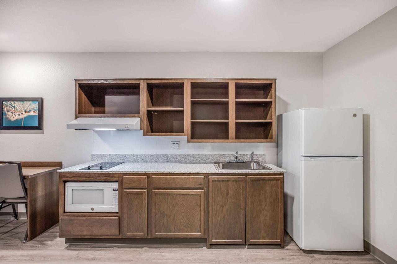 Hotel Woodspring Detroit 3*